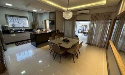 OPORTUNIDADE!!! CASA TÉRREA COM PISCINA E ENERGIA SOLAR EM CONDOMÍNIO FECHADO