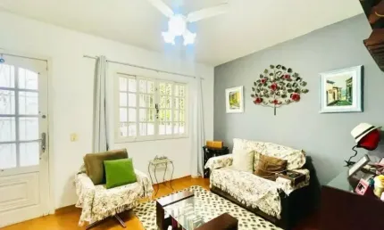 Linda casa geminada de um lado só  a venda alto Teresópolis