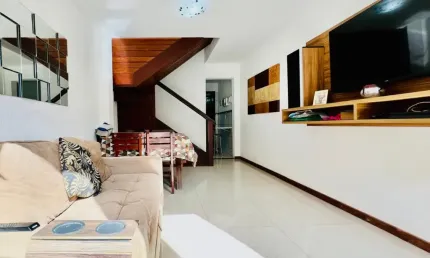Vendo linda casa geminada dentro de condomínio em araras Teresópolis!