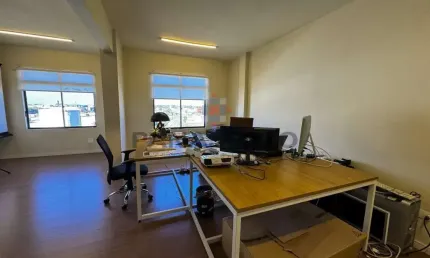Sala comercial com 5 salas à venda na Avenida da República, 4370-3, Parolin, Curitiba