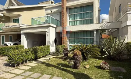 Casa em Condomínio para Venda em Curitiba, Pinheirinho, 4 dormitórios, 3 suítes, 6 banheiros, 3 vagas