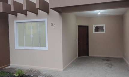 Casa com 3 quartos para alugar na Vila Nova, Joinville 