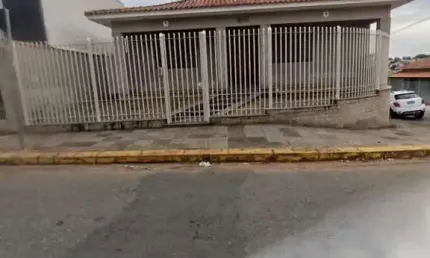 Casa para alugar na Joao Paulino Damasceno, Jardim Tropical, Alfenas