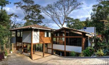 Casa com 4 quartos à venda na Doze de Junho, 63, São Sebastião das Águas Claras, Nova Lima por R$ 1.550.000