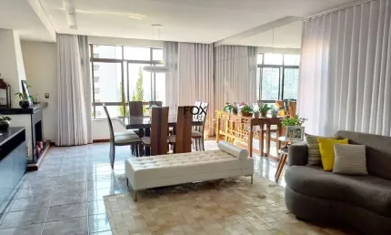 Casa com 5 quartos à venda na Sobral, 45, Santa Lúcia, Belo Horizonte por R$ 1.900.000