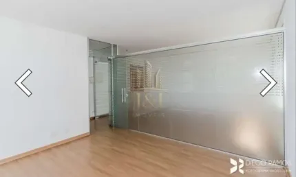 Sala comercial à venda na Avenida Getúlio Vargas, 901, Menino Deus, Porto Alegre por R$ 240.000