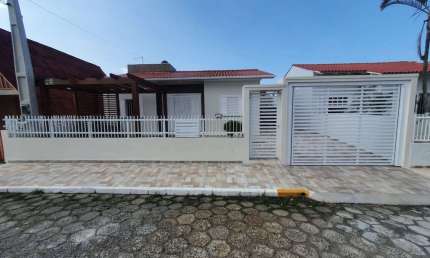 Casa com 4 dormitórios à venda, 200 m² por R$ 550.000,00 - Erechim - Balneário Arroio do Silva/SC