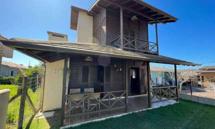 Casa com 4 dormitórios à venda, 160 m² por R$ 550.000,00 - Centro - Balneário Arroio do Silva/SC