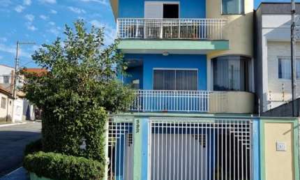 Sobrado de 225m² com 3 dormitórios e 5 banheiros em Vila Talarico - São Paulo por R$ 990.000 para venda e locação
