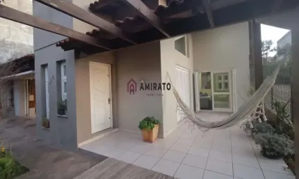 Casa à venda em Farroupilha - Bela Vista - 204m² - Churrasqueira e Closet
