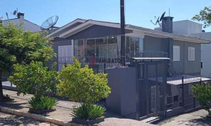 Casa de Esquina à venda no Bairro Imigrante em Farroupilha