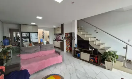 Sobrado Semi-mobiliado no Bairro Belvedere - Farroupilha - Com Churrasqueira e Piso Laminado