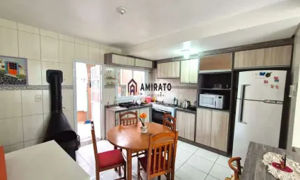 Sobrado em Monte Verde, Farroupilha - Aconchegante e com instalação para água quente. Venha conferir!