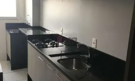 Apartamento com dois dormitórios em condomínio fechado