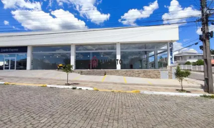 Sala Comercial para Aluguel no bairro Planalto em Farroupilha - Novo - Piso Frio - 200m²