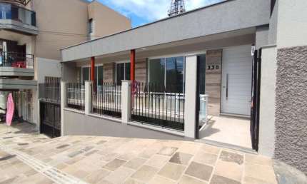 Casa comercial com 1 sala para alugar no Centro, Farroupilha 