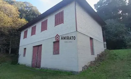 Chácara à venda em Caxias do Sul, Forqueta - 100m² de área construída - Fácil acesso . Próximo centro Forqueta.