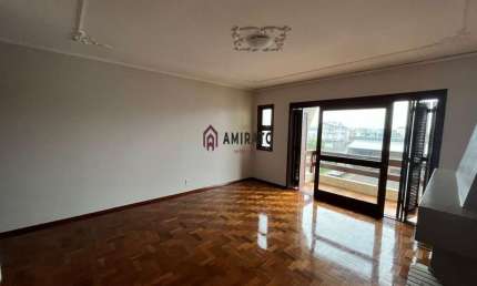 Apartamento à venda em São Roque, Farroupilha - Churrasqueira, Lavanderia, Gás Central e uma cozinha com espaço para toda a família.