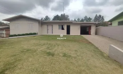 Quase uma chácara na cidade, duas casas no mesmo terreno – tranquilidade e espaço em um só lugar!