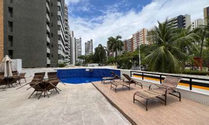 Lindo! 3/4 sendo uma suite, duas garagens, localização privilegiada!