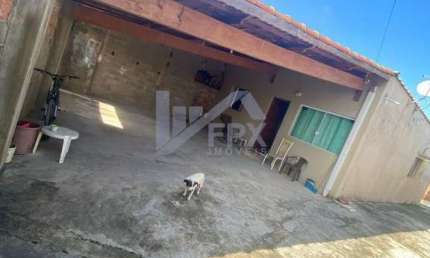 Casa para Venda em Peruíbe, Jardim Caraguava, 3 dormitórios, 2 banheiros, 3 vagas