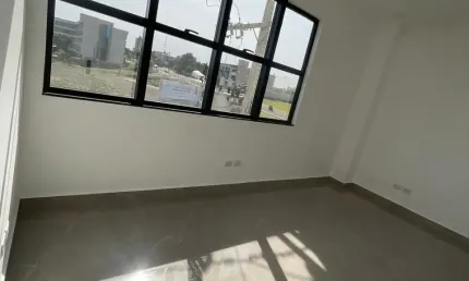 Aluga-se sala comercial n°13 no pancier business - região central de foz