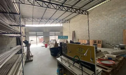 Barracão / Galpão / Depósito à venda na Rua Oliveira, 200, Nascentes Imperiais, Contagem por R$ 350.000