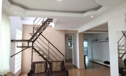 Casa com 5 quartos à venda na Dez, 300, Vila Cristina, Betim por R$ 720.000