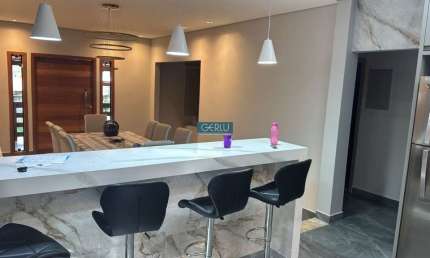 Casa com 4 quartos à venda na das Rosas, 100, Colonial, Contagem por R$ 780.000