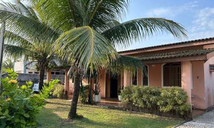EXCELENTE OPÇÃO CASA TÉRREA EM STELLA MARIS, CONDOMÍNIO BEIRA MAR, 4/4, VARANDAS, C/ANEXO.