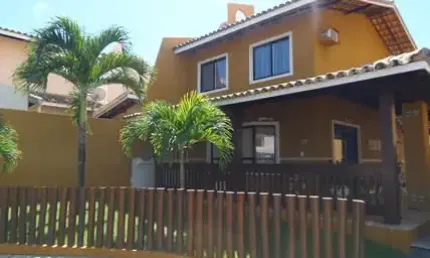 NO CONDOMÍNIO SOL DO FLAMENGO, MARAVILHOSA CASA EM FIM DE RUA SEM SAÍDA