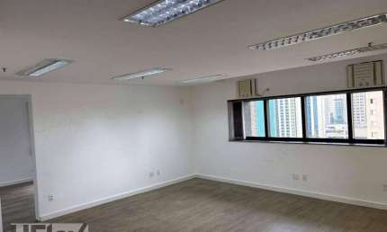 Conjunto para alugar, 124 m² por R$ 10.053,00/mês - Moema - São Paulo/SP