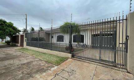 Casa à venda em Maringá, Jardim Alvorada, com 4 quartos, com 378 m²