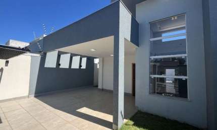 Casa à venda em Maringá, Zona 31, com 3 quartos, com 125 m² de construção