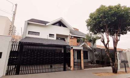 Sobrado à venda em Maringá, Jardim Santa Helena, com 4 suítes, com 330 m²