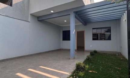 Casa à venda em Maringá/PR no Jardim Monte Rei, com 3 quartos e com 105 m² de construção