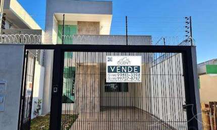 Casa à venda em Maringá no Jardim Ipanema, com 3 quartos, com 200 m² de construção