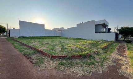 Terreno à venda em Maringá, Jardim Oriental, com 518 m²