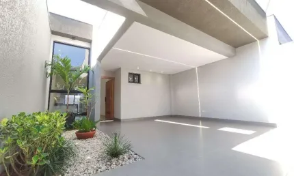 Casa à venda no Jd. Liberdade III em Maringá/PR com 113m² de construção e 3 quartos
