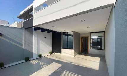 Casa à venda no Jd. Três Lagoas em Maringá/PR com 106 m² de construção e 3 quartos