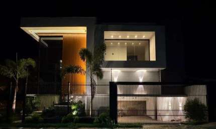 Sobrado à venda em Maringá, Jardim Iguaçu, com 4 quartos, com 235 m²