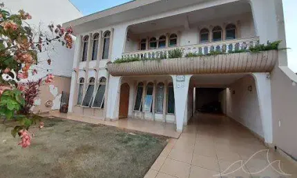 Sobrado à venda em Maringá, Zona 07, com 4 quartos, com 420 m²