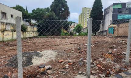 Terreno 20m de testada para Avenida Presidente Kennedy