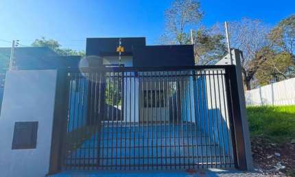 Casa para Venda em Foz do Iguaçu, Bairro Centro, 3 dormitórios, 1 suíte, 1 banheiro, 2 vagas