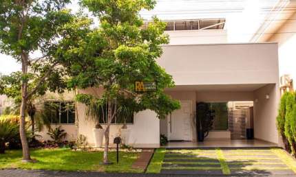 Sobrado para Venda em Foz do Iguaçu, Condomínio Residencial Vila A Park, 2 dormitórios, 1 suíte, 3 banheiros, 2 vagas