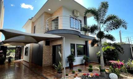 Sobrado para Venda em Foz do Iguaçu, Parque Residencial Três Bandeiras, 2 dormitórios, 2 suítes, 4 banheiros, 3 vagas