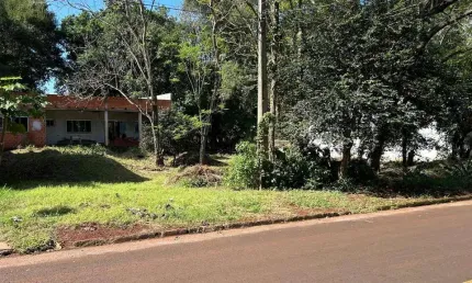 Terreno para Venda em Foz do Iguaçu, Jardim Bourbom, 2 dormitórios, 1 banheiro