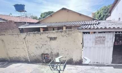 Casa em Terreno de 300m², oportunidade no Setor Garavelo próx ao Tático!