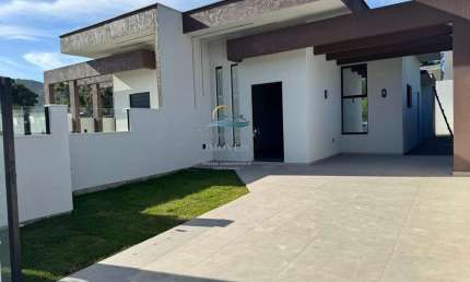 Casa Geminada para Venda em Florianópolis, São João do Rio Vermelho, 3 dormitórios, 1 suíte, 2 banheiros, 1 vaga