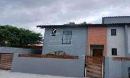 Casa Duplex para Locação em Florianópolis, Rio Vermelho, 2 dormitórios, 1 suíte, 2 banheiros, 1 vaga